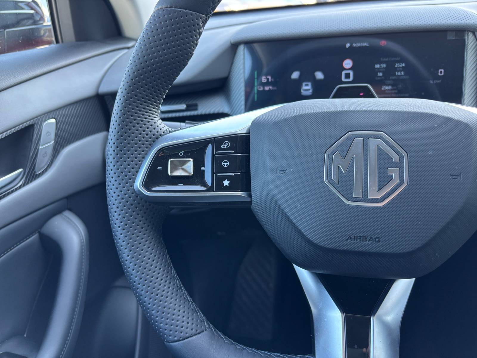 Image MG MGS5 Luxury 64 kWh 170 kW 231 ch 