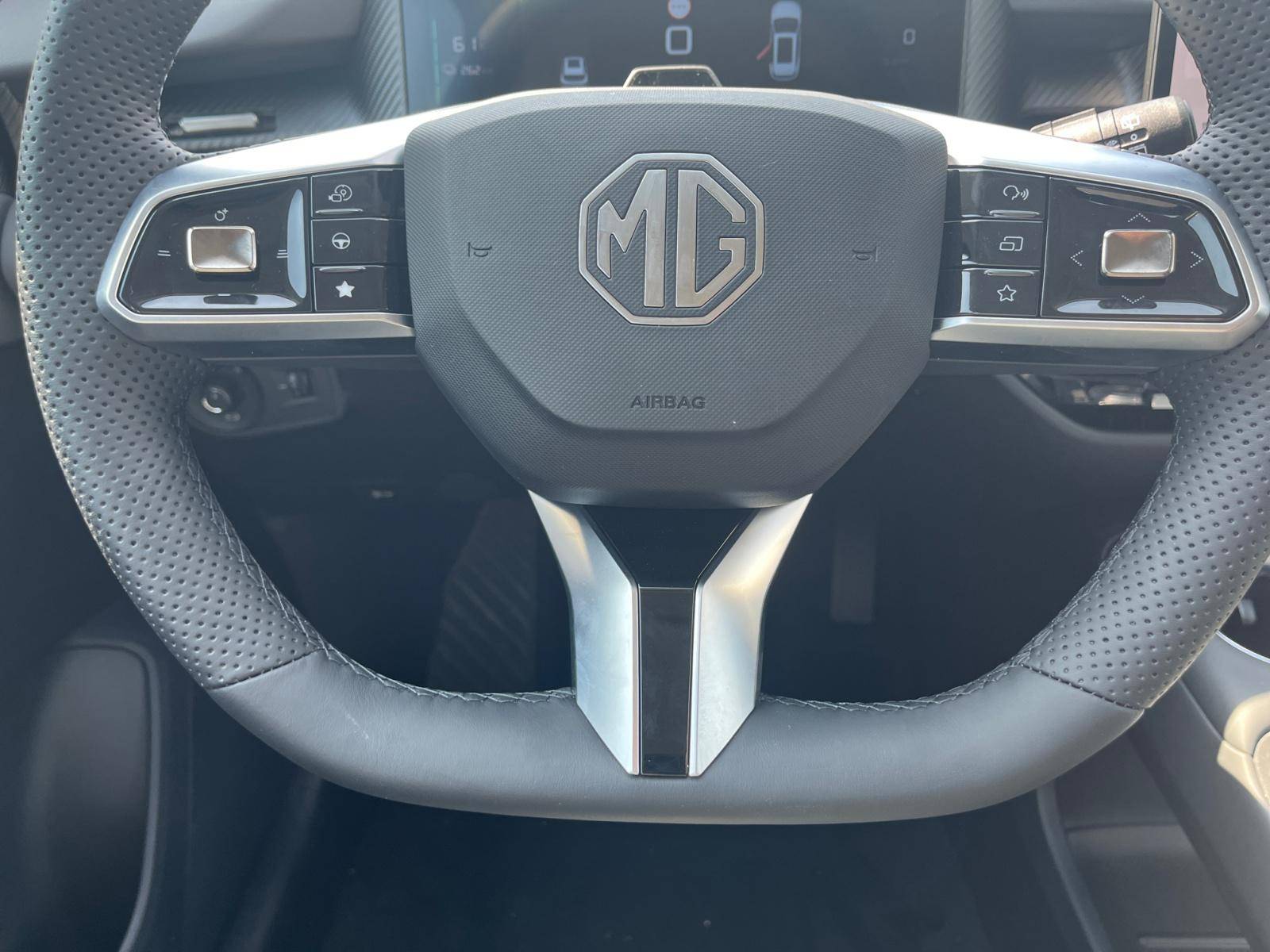 Image MG MGS5 EV Luxury 64KWH  MGS5 EV 64 KWH LUXURY
