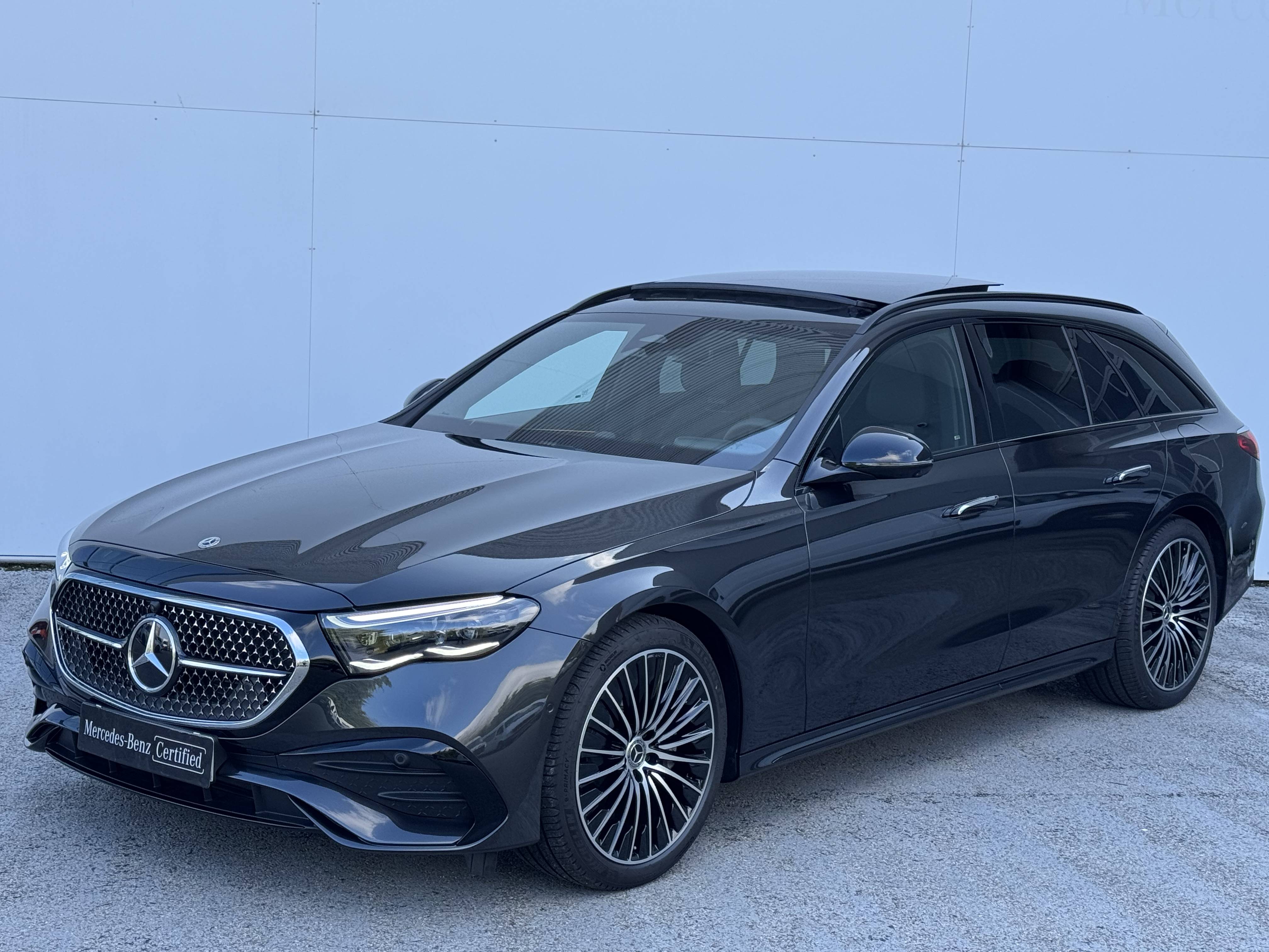 Photo MERCEDES CLASSE E BREAK Classe E Break 300 e Hybrid EQ 9G-Tronic