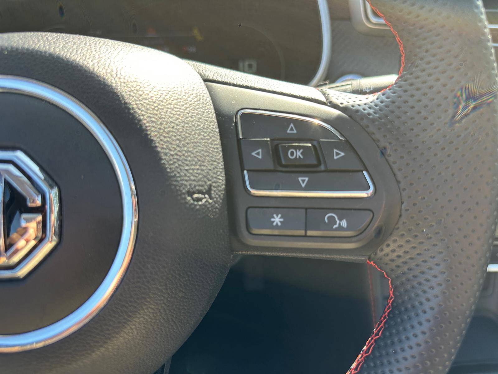 Image MG ZS Luxury  1.0 111 ch BVA6